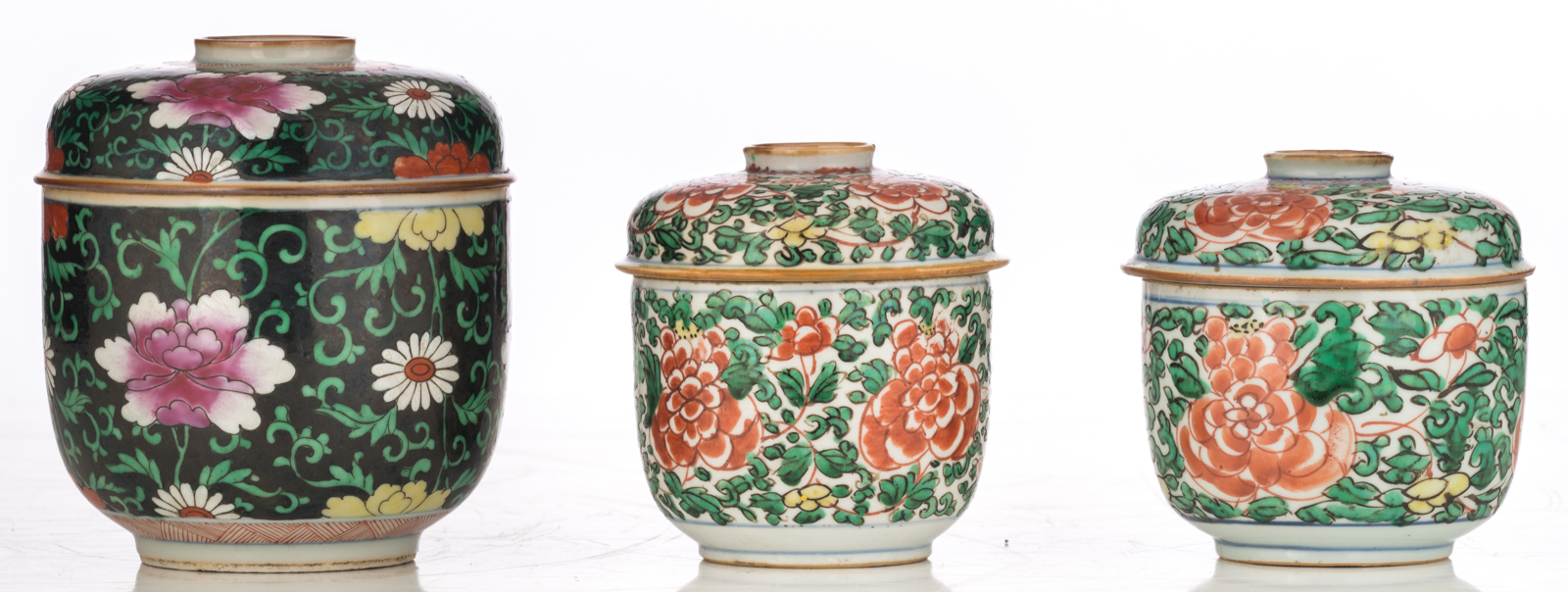 Five Chinese polychrome dishes; added three ditto pots and covers, 18th/19thC, H 10 - 13 - ø 21,5 - - Image 4 of 12
