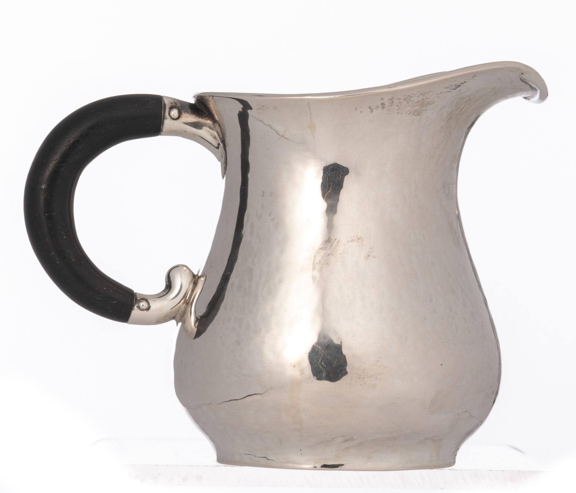 A five-part Art Deco martelé decorated silver coffee and tea set, with ebonised handles, makers mark - Bild 12 aus 28