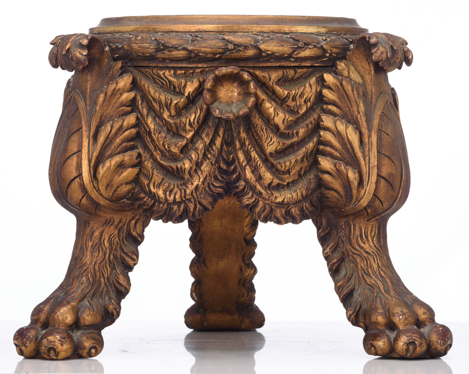 A Neoclassical gilt wooden carved lion paw tripod stand, H 41 cm - Bild 2 aus 7