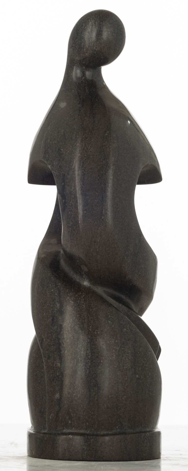 No visible signature, an abstract sculpture in the manner of Henry Moore, black granite, H 26,5 cm - Image 4 of 5