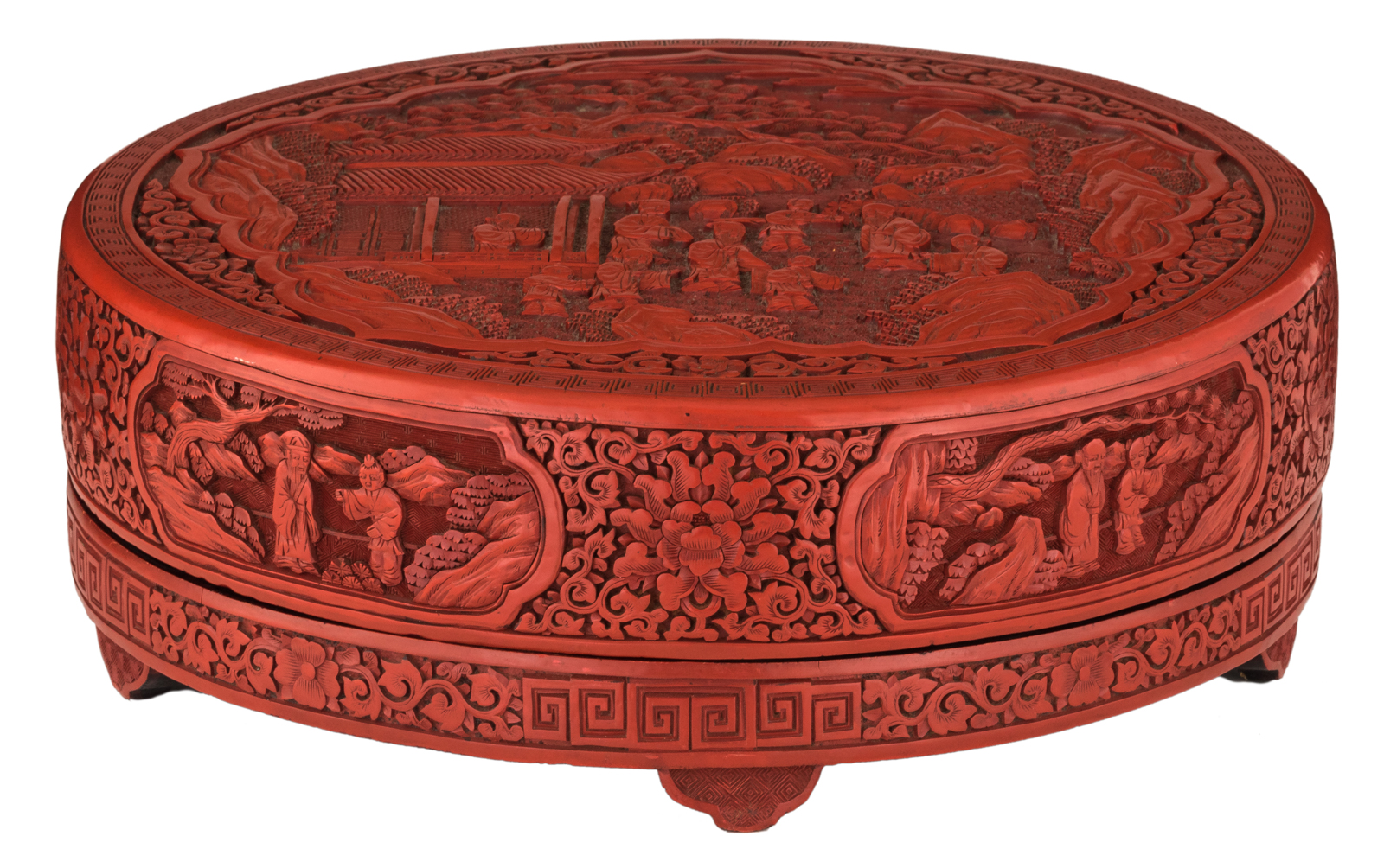 A Chinese Peking cinnabar lacquered sweetmeat box and cover, H 11,5 - ø 32,5 cm