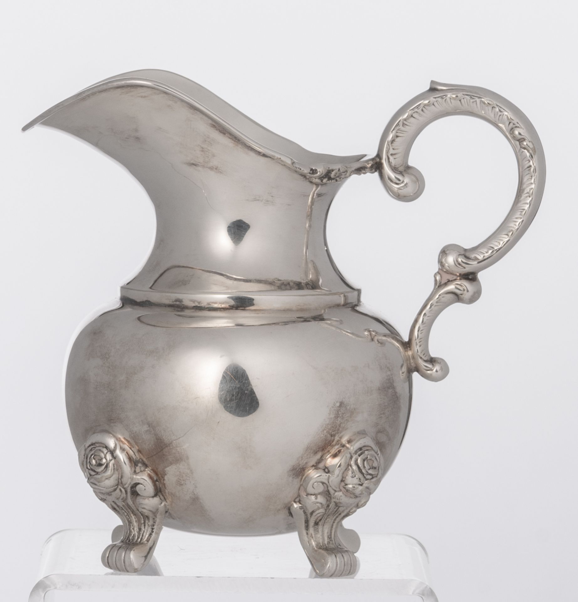 A silver plated five-piece coffee and tea set, decorated with flower-shaped knobs', probably German, - Bild 16 aus 27