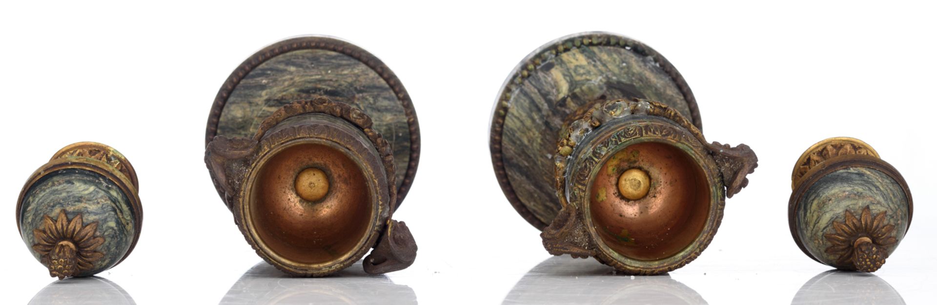 A fine pair of Neoclassical vert de mer marble cassolettes, with gilt bronze mounts, transformable i - Bild 5 aus 8
