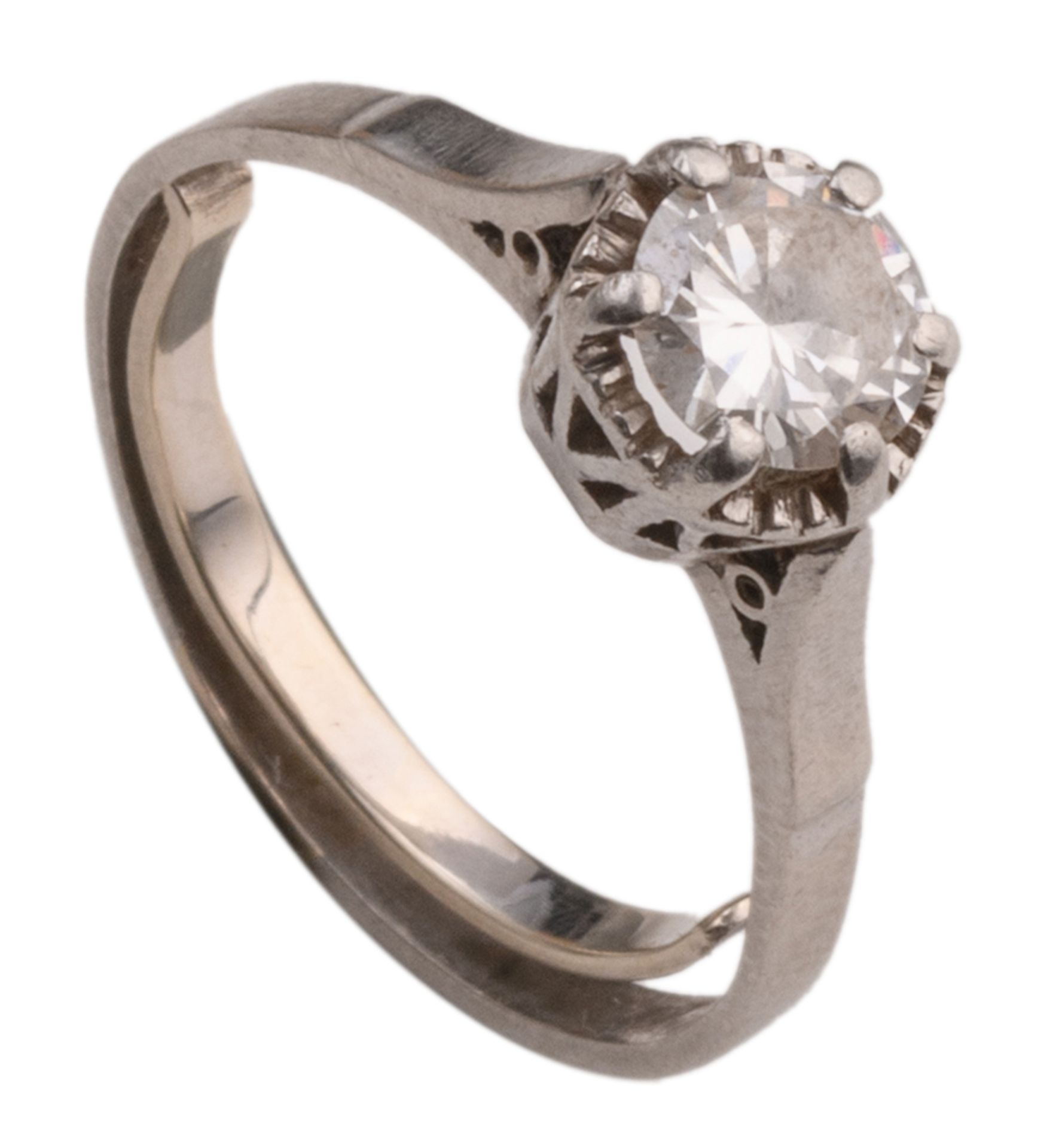 An 18ct white gold solitaire ring set with a brilliant-cut diamond, total weight 4,4 g - Ø diamond 6