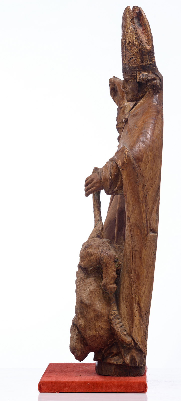 An oak sculpture of Saint Romanus of Rouen, with traces of polychrome paint, 16th/17thC, the Souther - Bild 2 aus 7