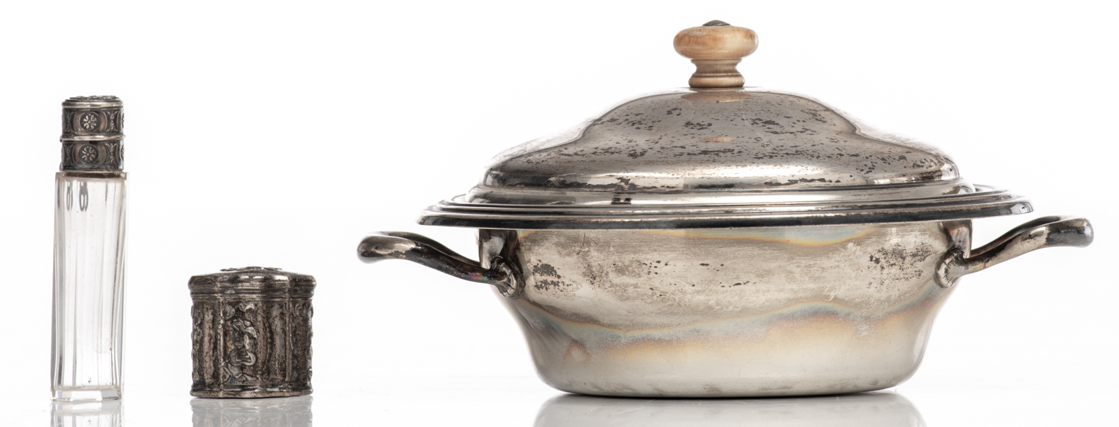 A silver vegetable tureen with a matching plate, Wolfers-Brussels; added: a Frisian so-called lodder - Image 2 of 16