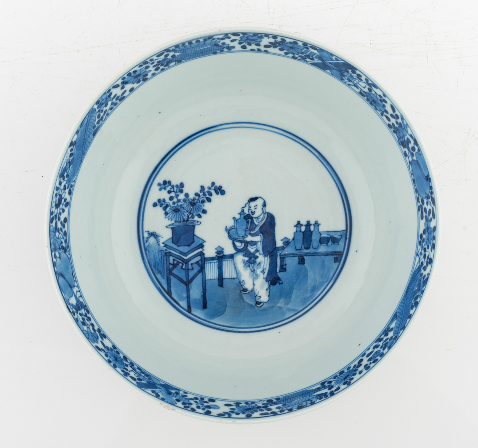 A Chinese blue and white bowl, inside and outside decorated with figures and auspicious symbols, mar - Image 2 of 4