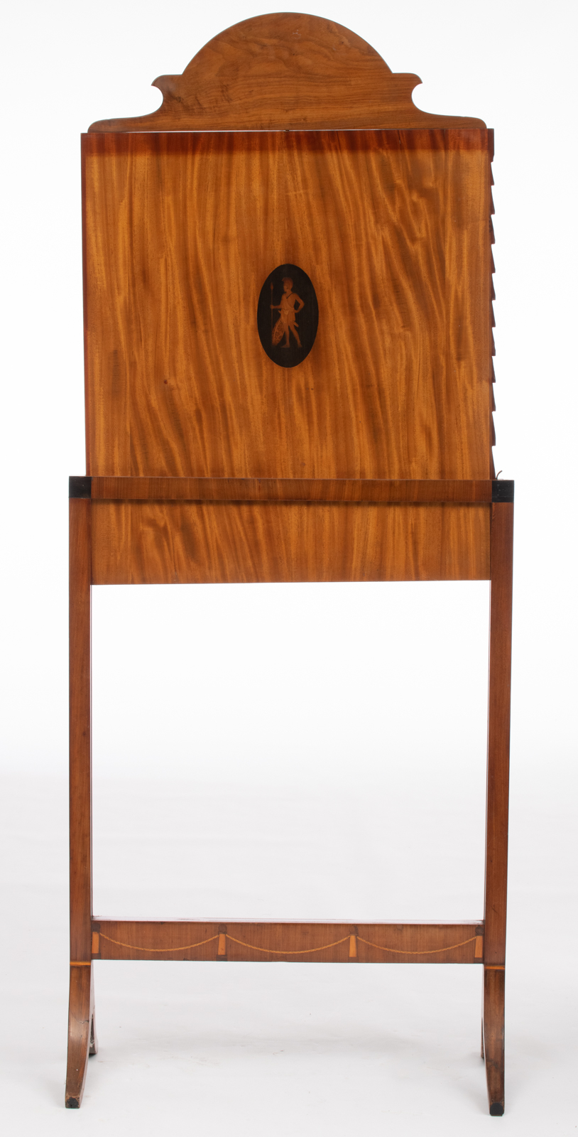A very fine Biedermeier mahogany and walnut extendable fire screen, decorated with marquetry of waln - Image 5 of 5