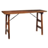 A Spanish chestnut trestle table, 18th/19thC, H 85 - W 149 - D 55 cm