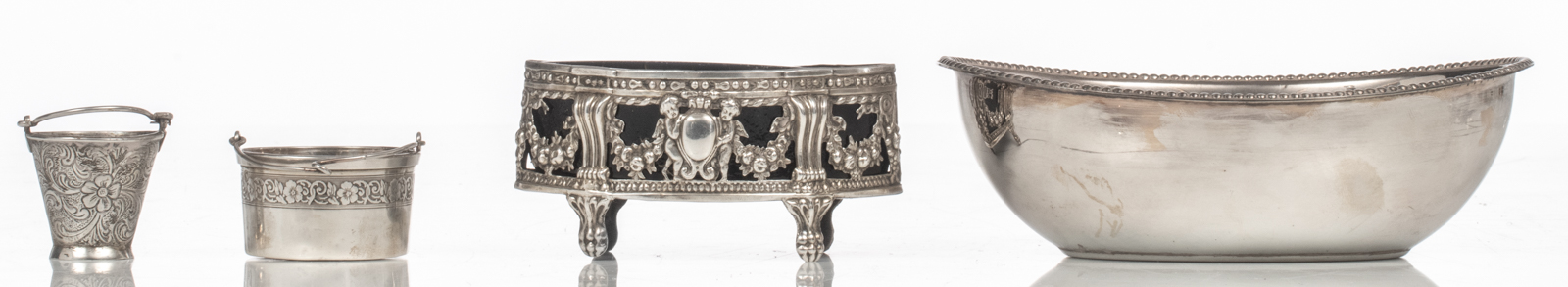 A collection of various silver items, most of them hallmarked, in total 40 pieces, total weight: abo - Image 8 of 33