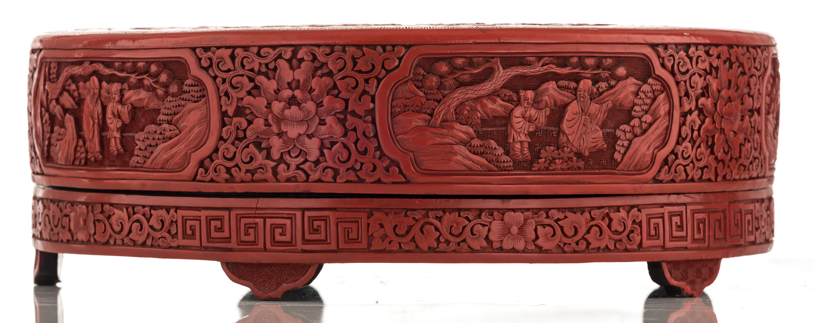 A Chinese Peking cinnabar lacquered sweetmeat box and cover, H 11,5 - ø 32,5 cm - Image 3 of 8