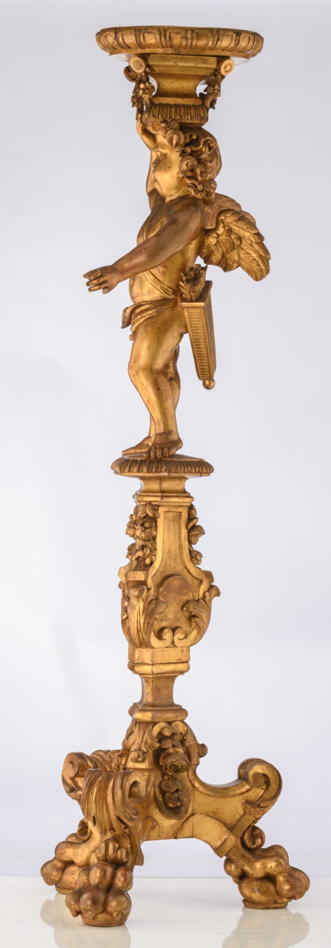 A 19thC Baroque Revival gilt wooden pedestal depicting an Amor figure on a stand, H 149cm - Image 4 of 6