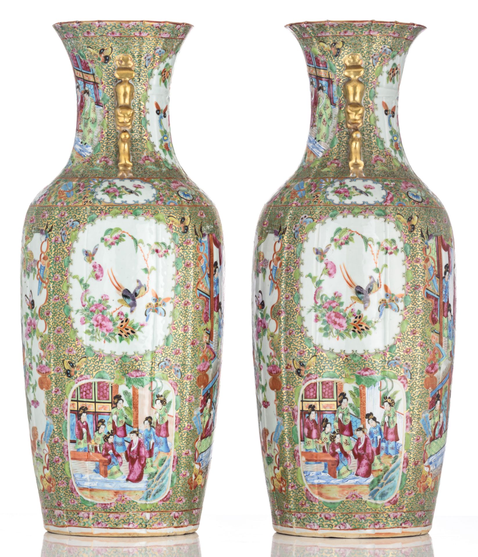 Two Chinese Canton relief vases, the roundels decorated with birds, flowers, butterflies and figures - Bild 4 aus 6