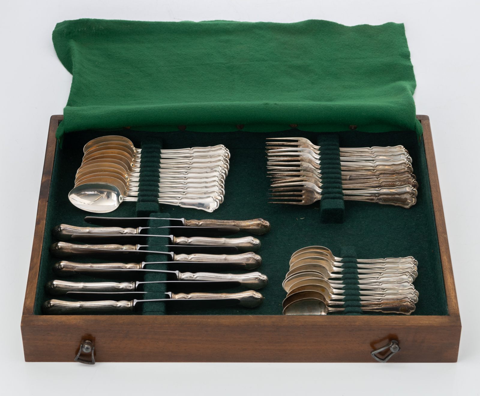 A twelve-person silver 'menagère' cutlery set 'au grand complet', 800/000, LXV model, made by Robbe - Image 3 of 8