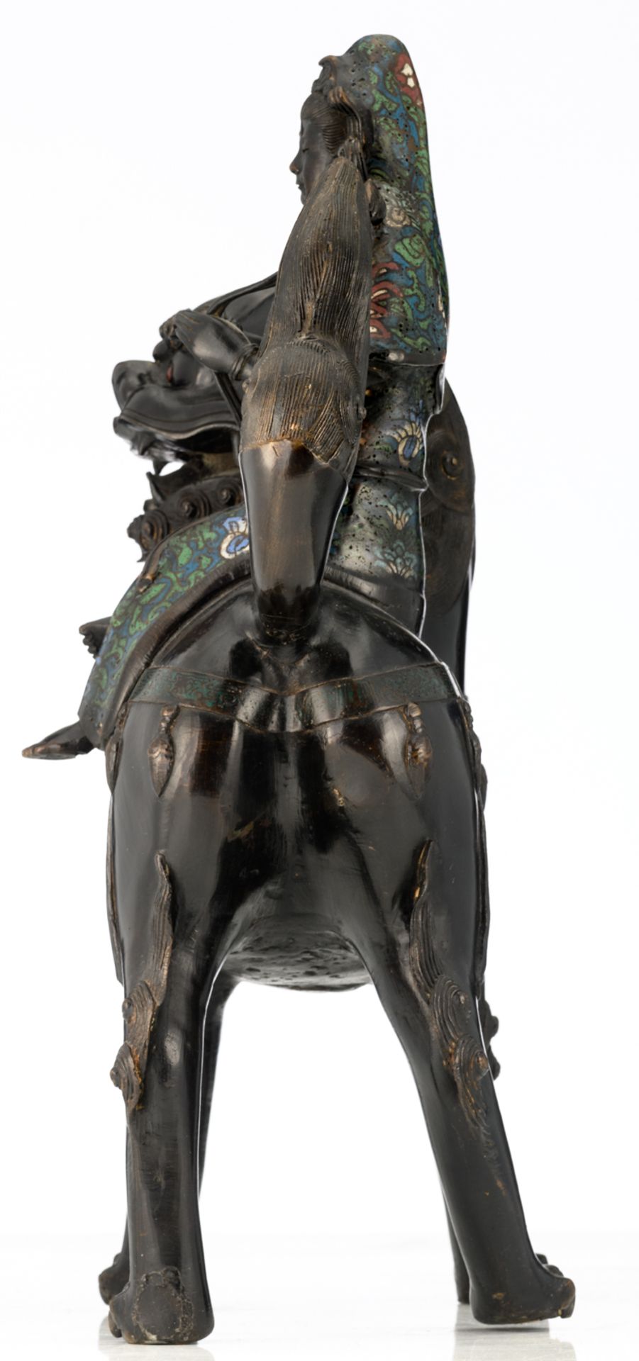 A Chinese champlevé enamel bronze figure, depicting a Guanyin, seated on a Fu lion, marked, 19th/20t - Image 3 of 8