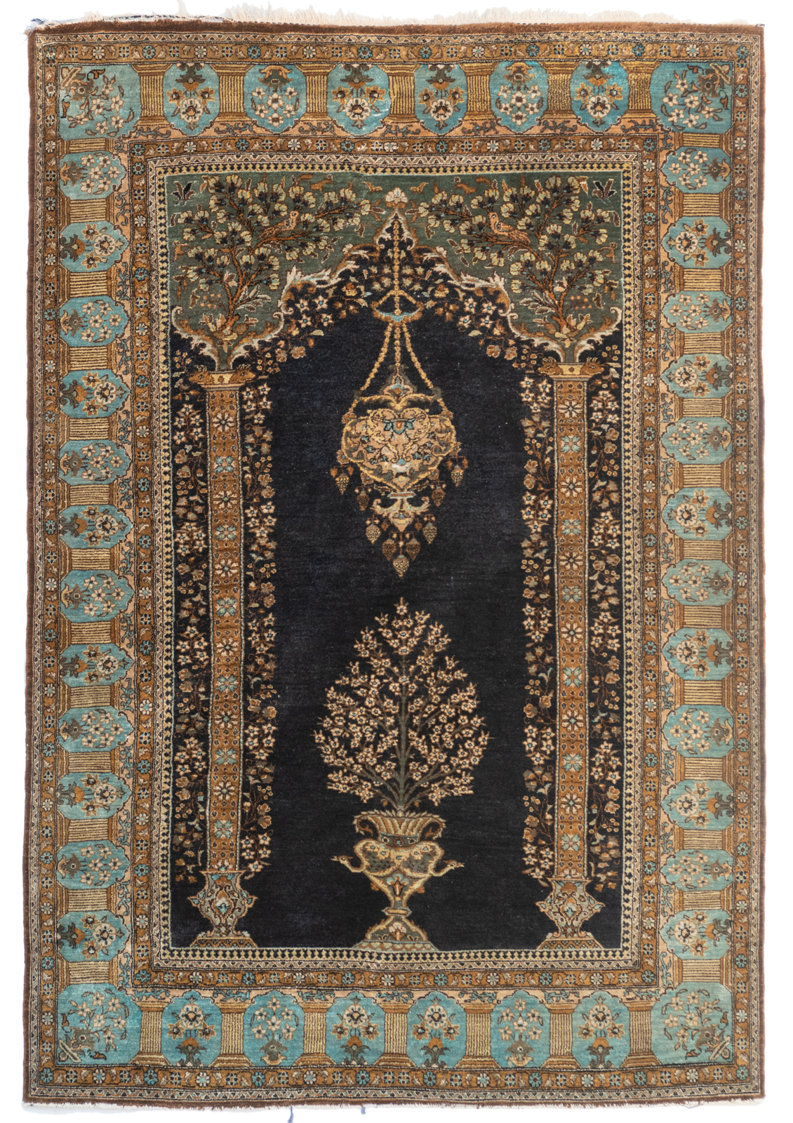 An Oriental silk prayer rug, decorated with a flower basket, 156 x 107 cm