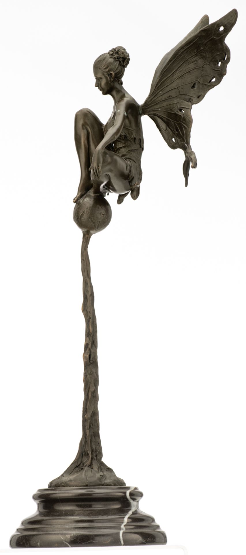 Cesare, a fairy, patinated bronze on a Gris des Ardennes marble base, H 58,5 cm - Image 3 of 5