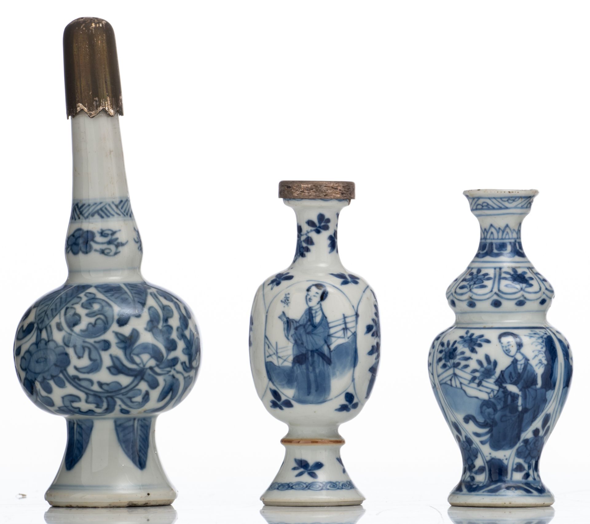 Various Chinese blue and white porcelain, a coffee pot, a sauce boat, a tea caddy, etc.,17th/18thC, - Bild 8 aus 16