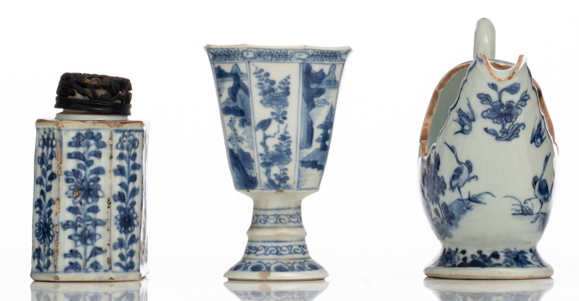 Various Chinese blue and white porcelain, a coffee pot, a sauce boat, a tea caddy, etc.,17th/18thC, - Bild 5 aus 16