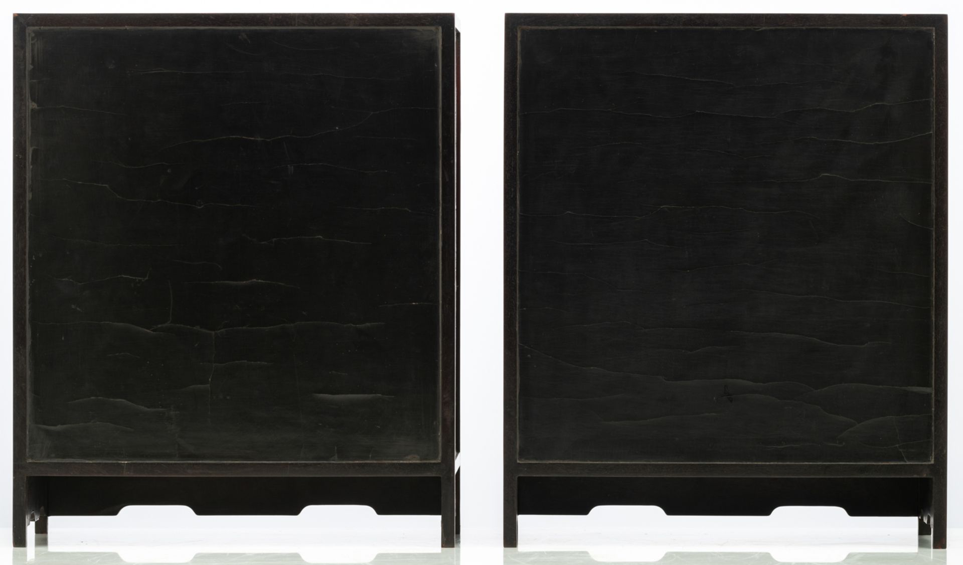 Two Chinese Republic period scholars cabinets in zitan wood, the Peking lacquered panels carved with - Bild 4 aus 13
