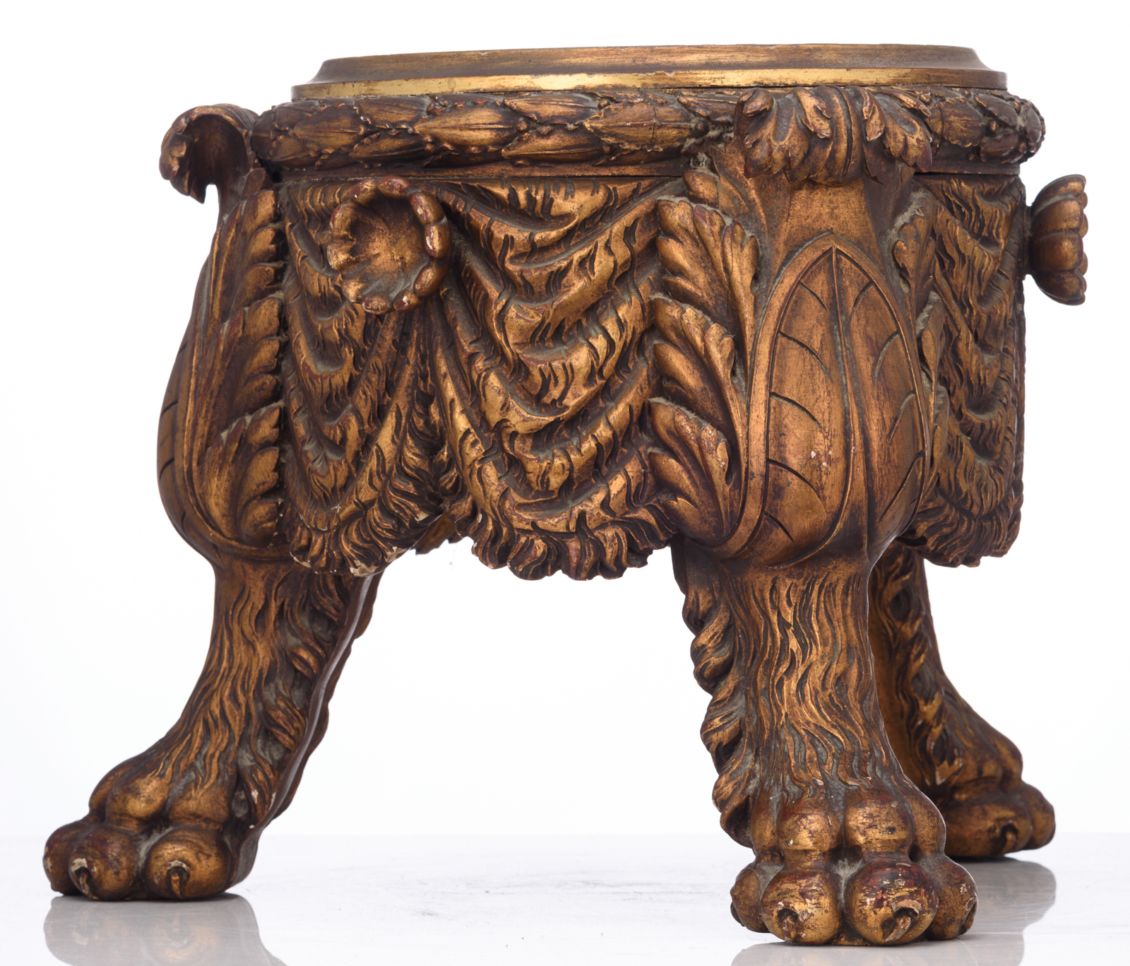 A Neoclassical gilt wooden carved lion paw tripod stand, H 41 cm - Bild 5 aus 7