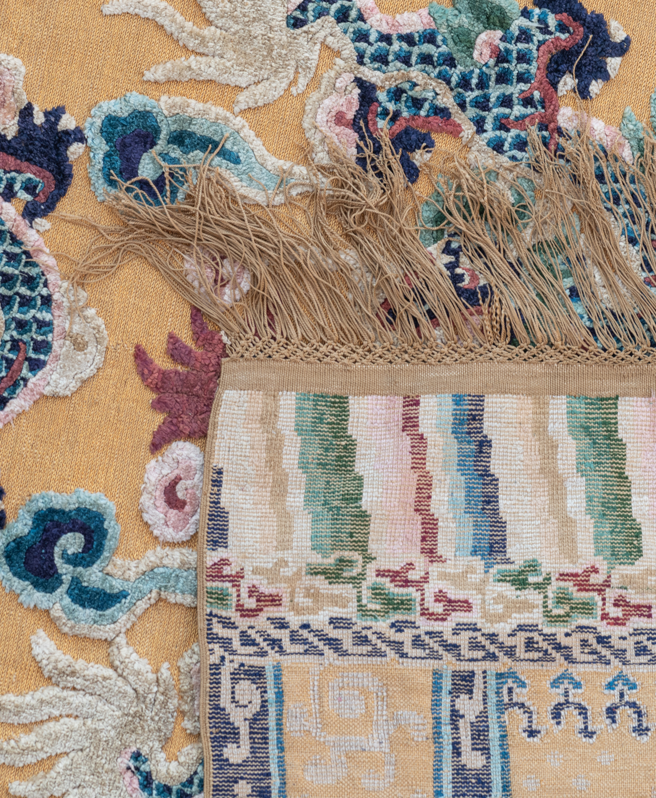 An imperial silk rug with gold thread, decorated with four five-clawed dragons, marked, 221 x 127 cm - Image 4 of 4