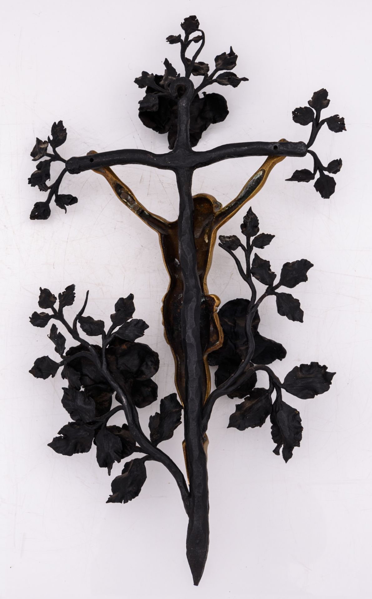 Van Boeckel L., a polished bronze corpus on a wrought iron crucifix with flower decoration, H 80 - W - Image 2 of 3