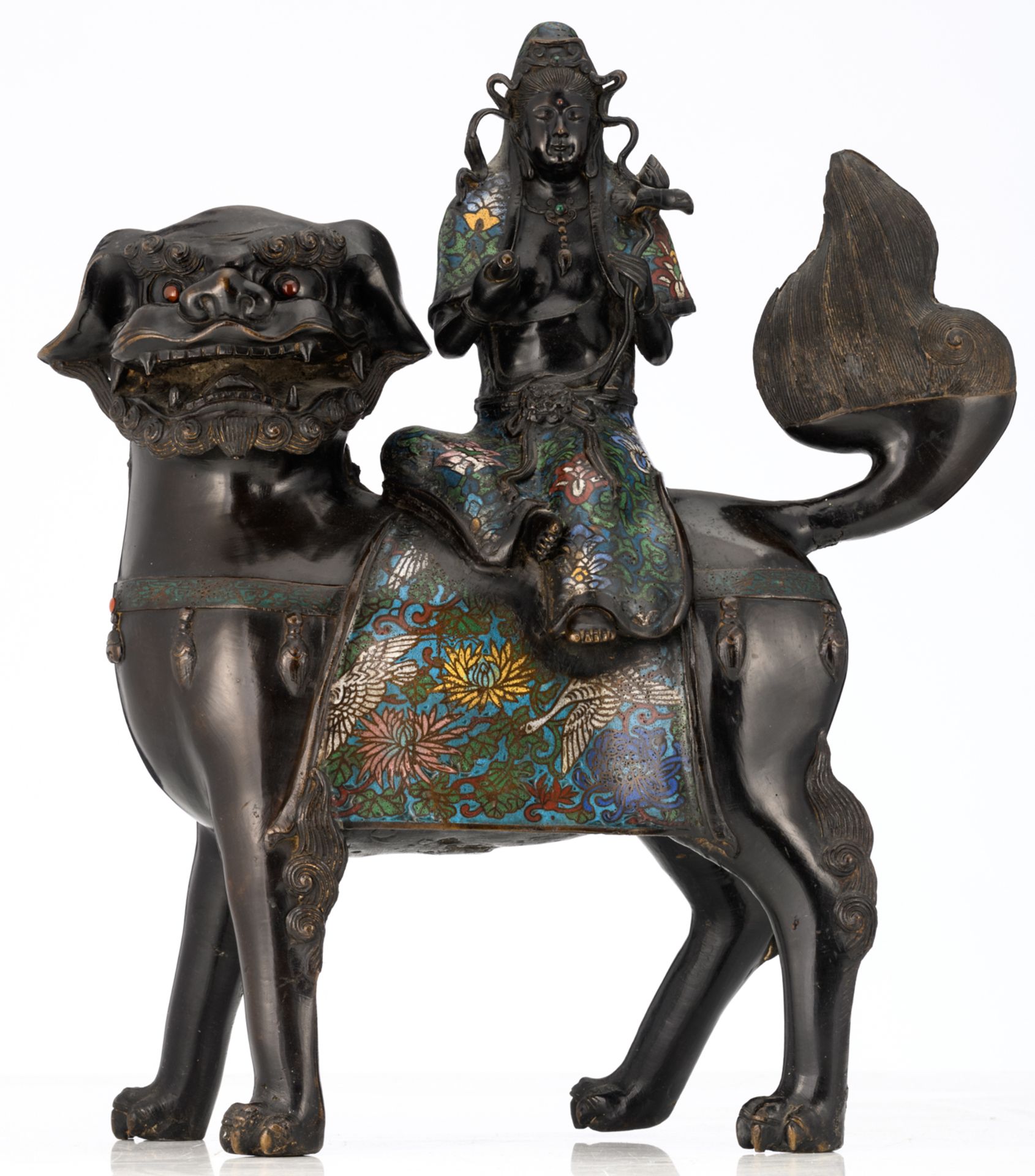 A Chinese champlevé enamel bronze figure, depicting a Guanyin, seated on a Fu lion, marked, 19th/20t - Image 2 of 8
