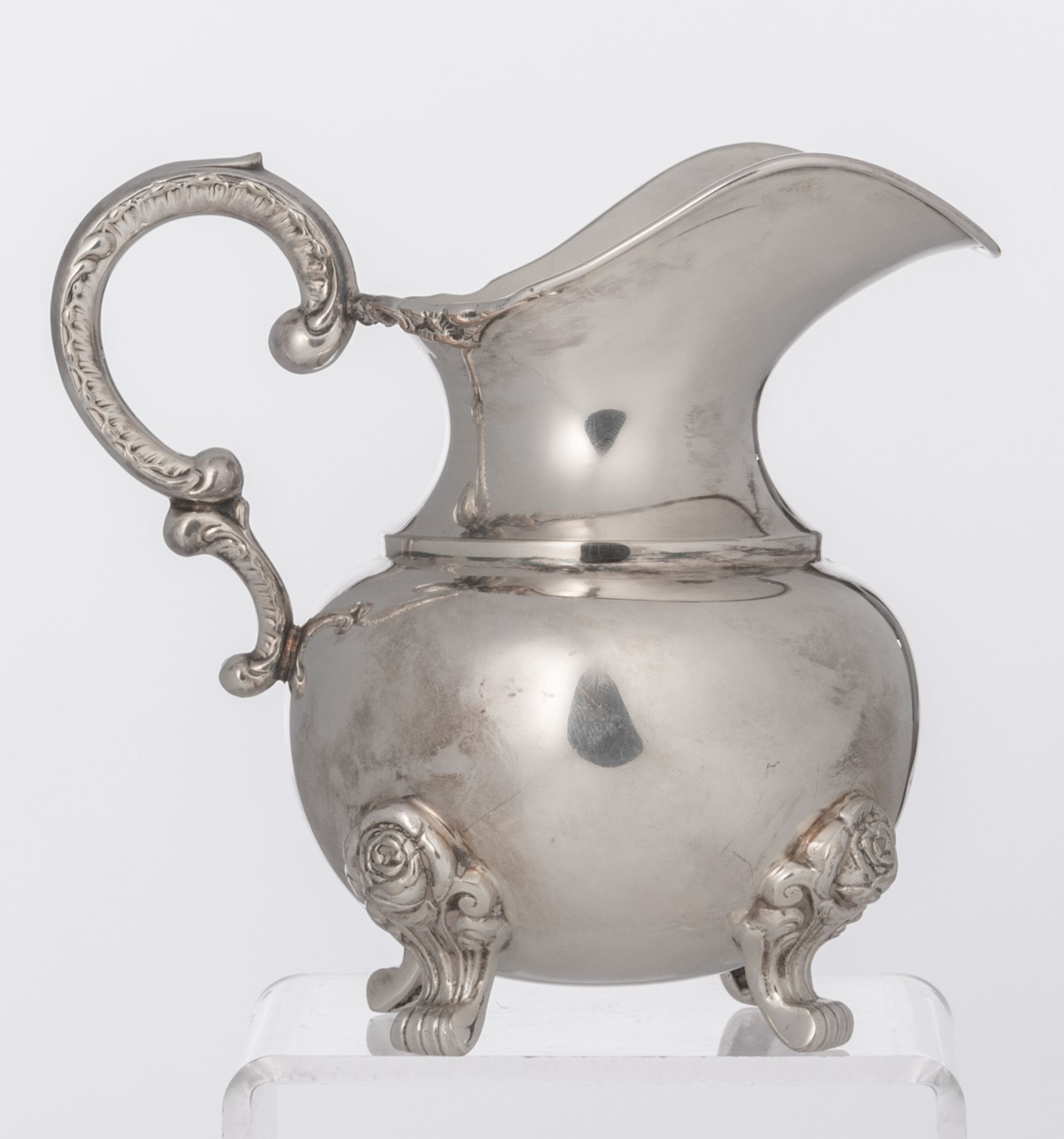 A silver plated five-piece coffee and tea set, decorated with flower-shaped knobs', probably German, - Bild 18 aus 27