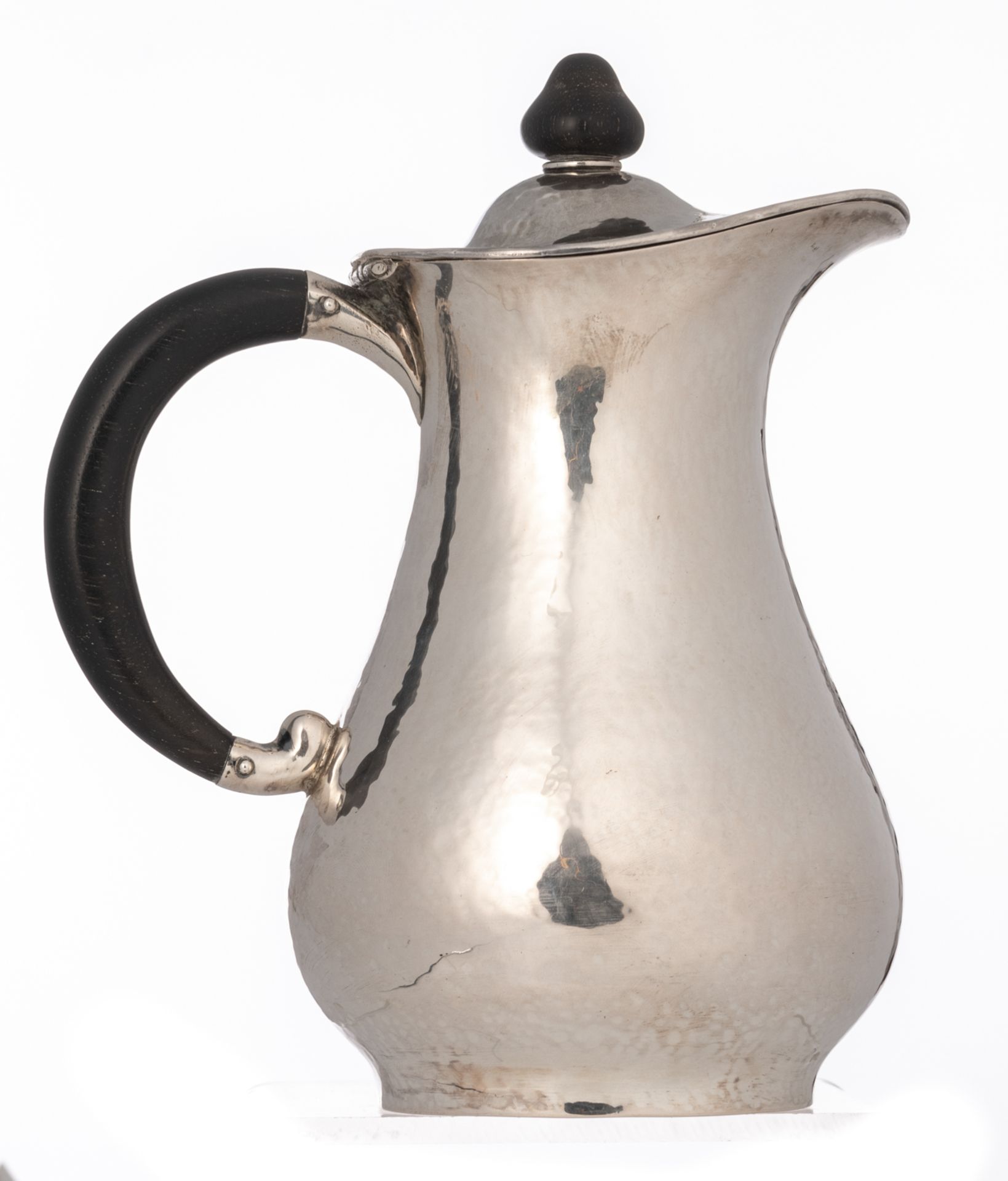 A five-part Art Deco martelé decorated silver coffee and tea set, with ebonised handles, makers mark - Bild 8 aus 28