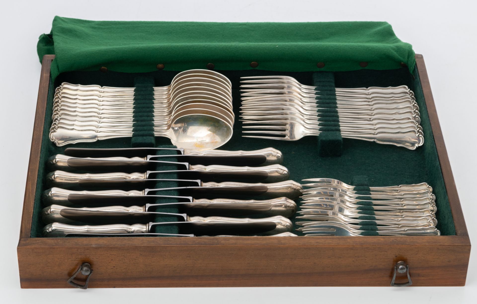 A twelve-person silver 'menagère' cutlery set 'au grand complet', 800/000, LXV model, made by Robbe - Bild 4 aus 8