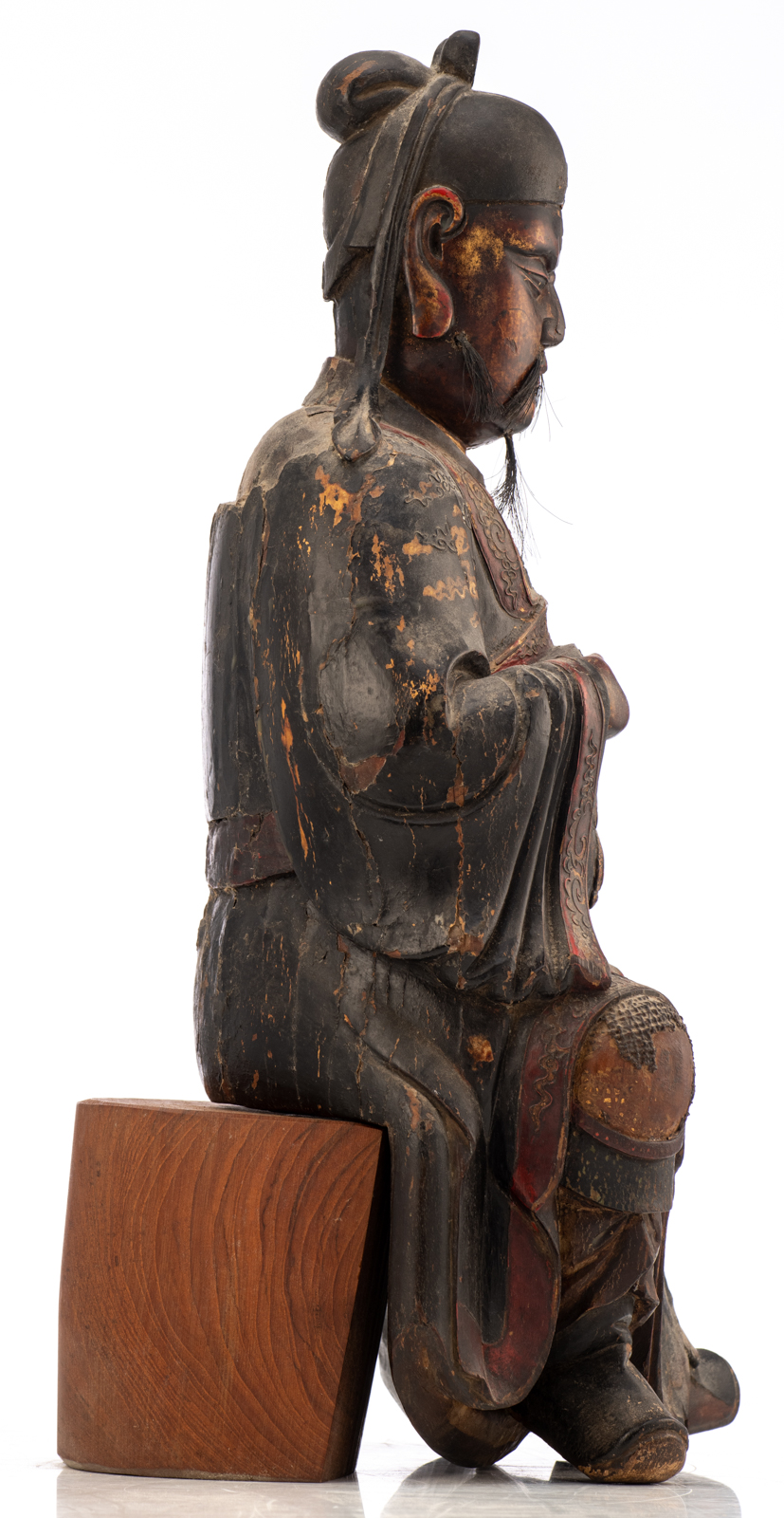 A Chinese polychrome lacquered, relief lacquered and gilt wooden sculpture depicting a seated empero - Image 4 of 6