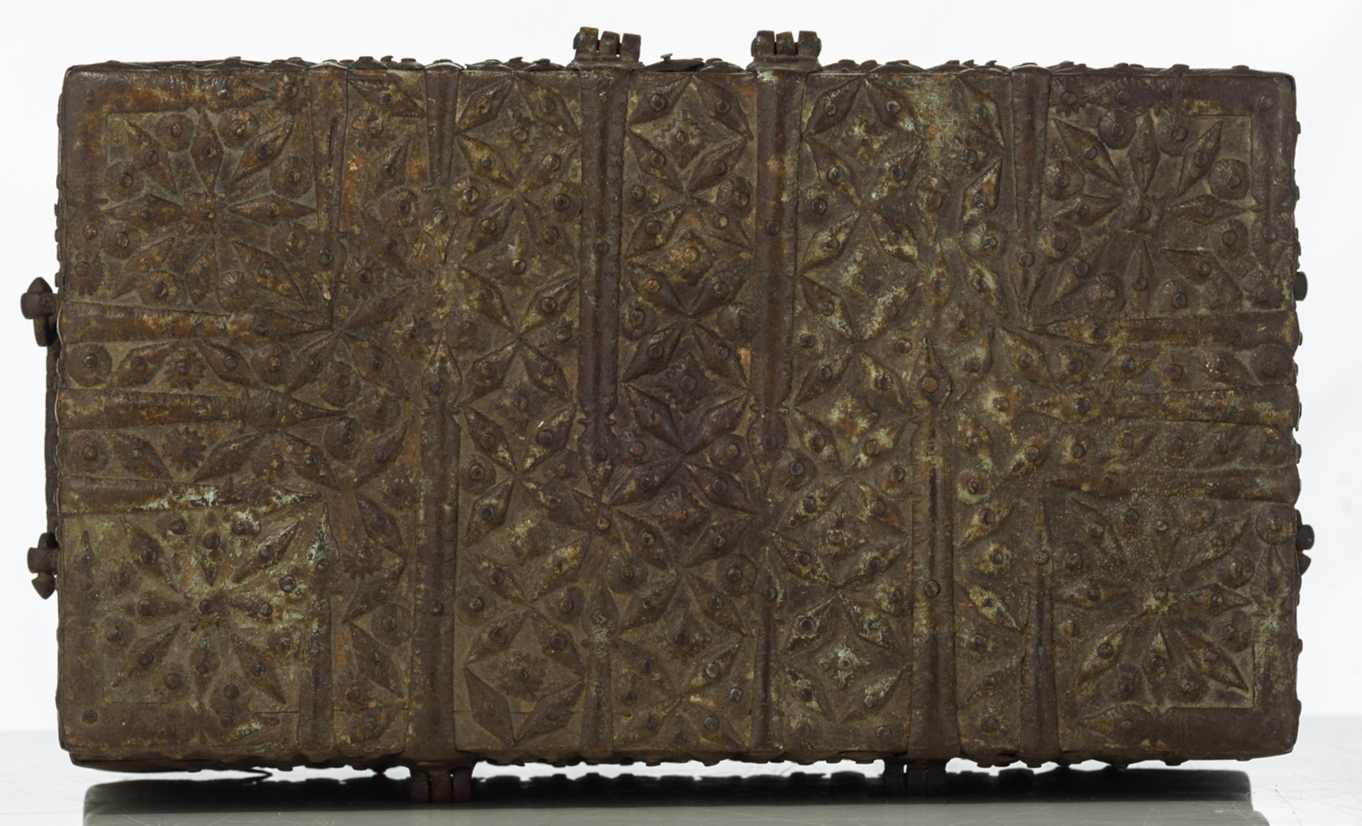 A Middle Eastern wooden chest with wrought iron fittings, H 20,5 - W 37 - D 20,5 cm - Image 6 of 8