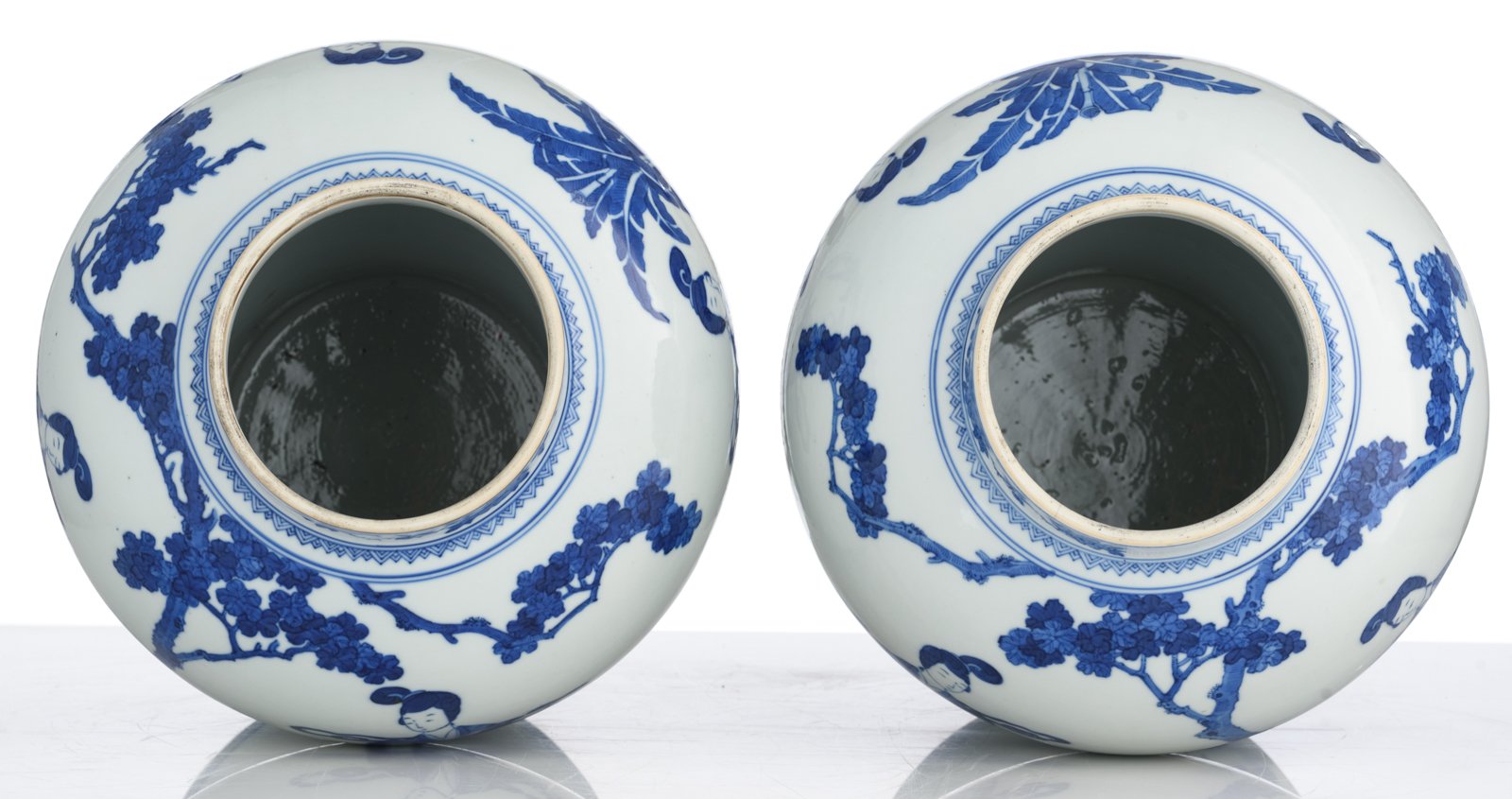 A pair of Chinese blue and white vases and covers, decorated with beauties in a garden setting, 19th - Image 5 of 8