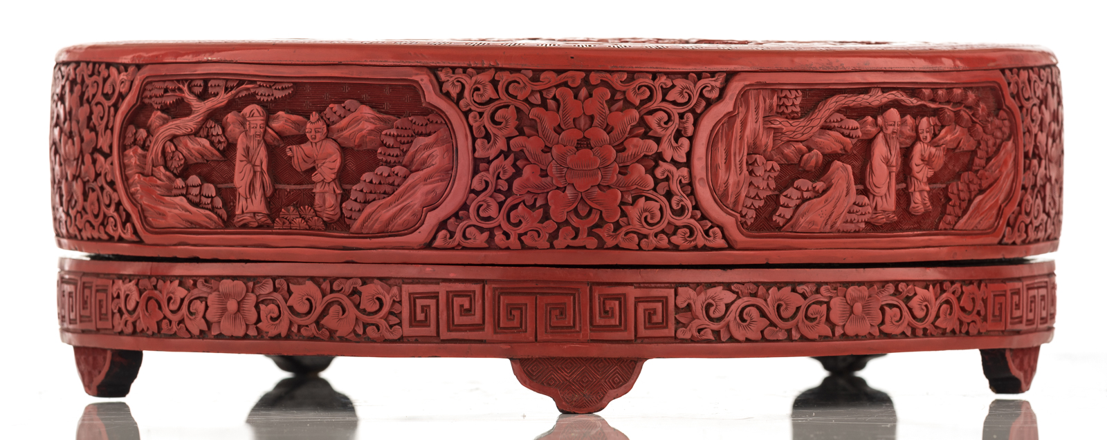 A Chinese Peking cinnabar lacquered sweetmeat box and cover, H 11,5 - ø 32,5 cm - Image 2 of 8