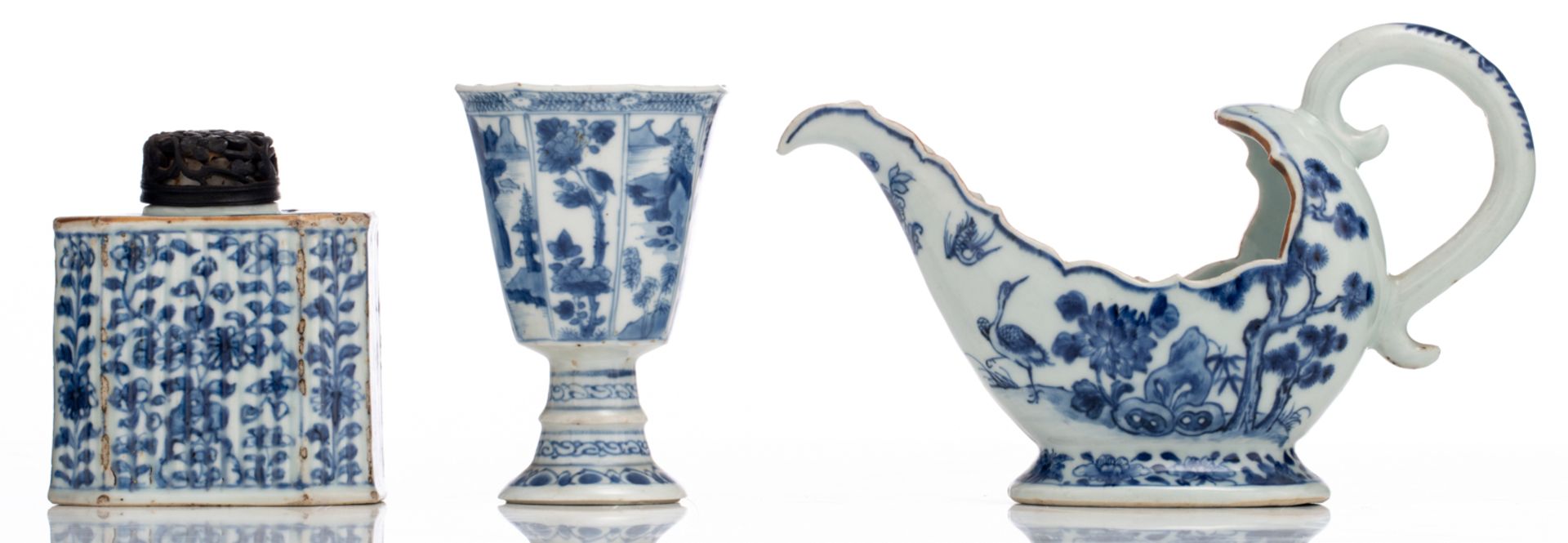 Various Chinese blue and white porcelain, a coffee pot, a sauce boat, a tea caddy, etc.,17th/18thC, - Bild 2 aus 16