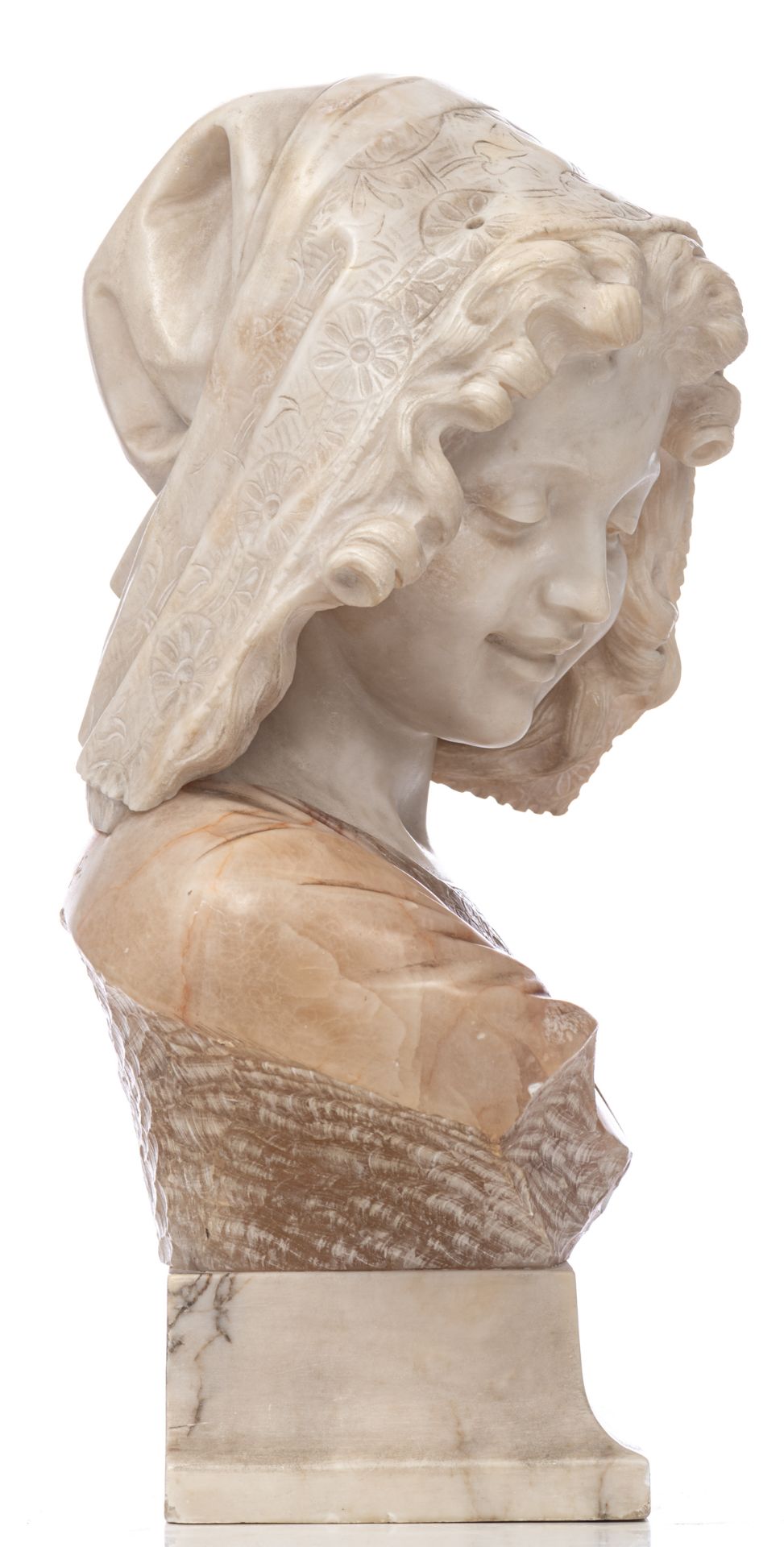 Bessi G., the bust of a young girl, Carrara marble and alabaster on a matching Neoclassical marble c - Bild 7 aus 8