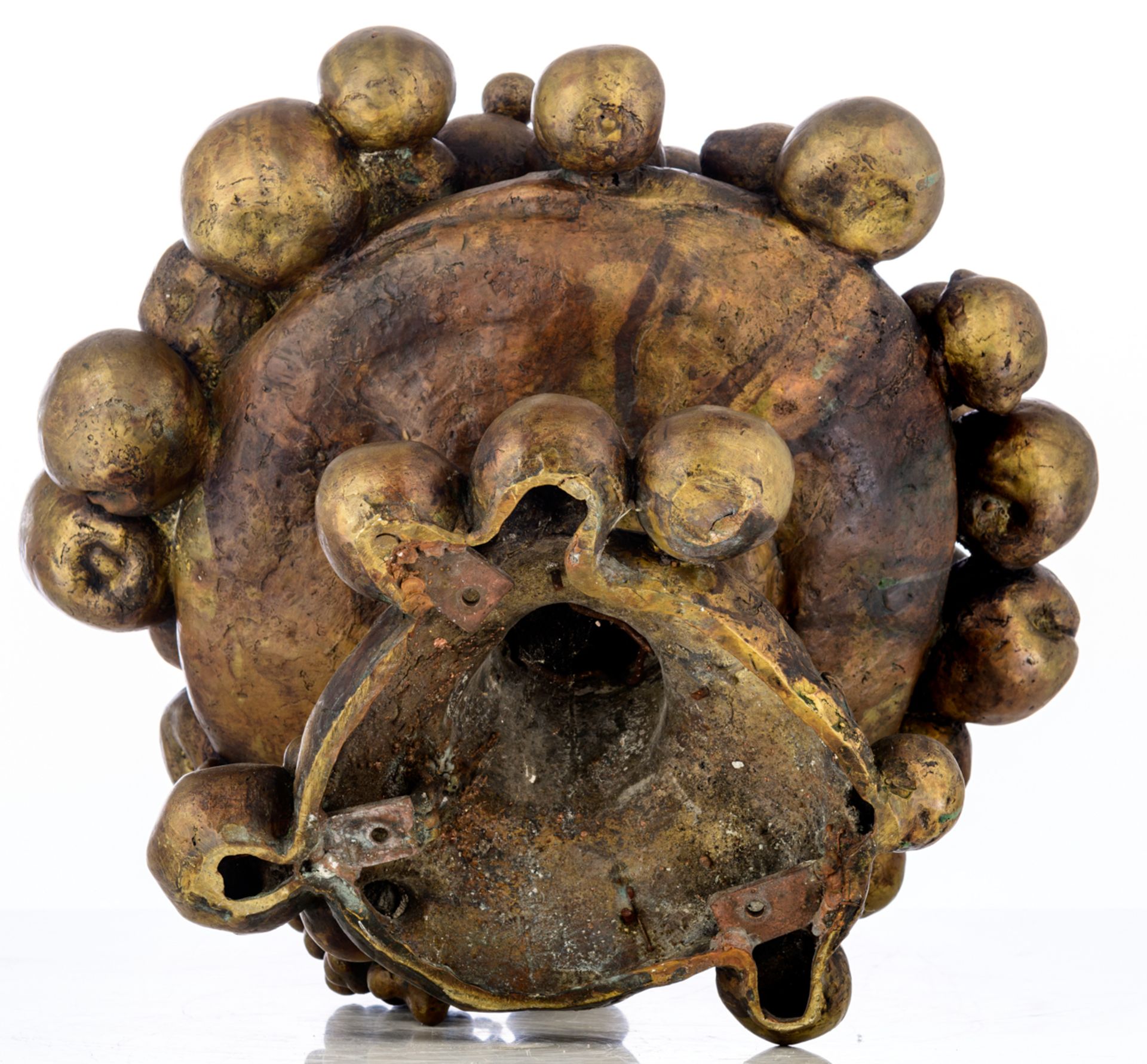 Parmakelis Y., 'Fruit Bowl', dated (19)78, patinated bronze, H 45 cm; added: a book about the artist - Bild 6 aus 8