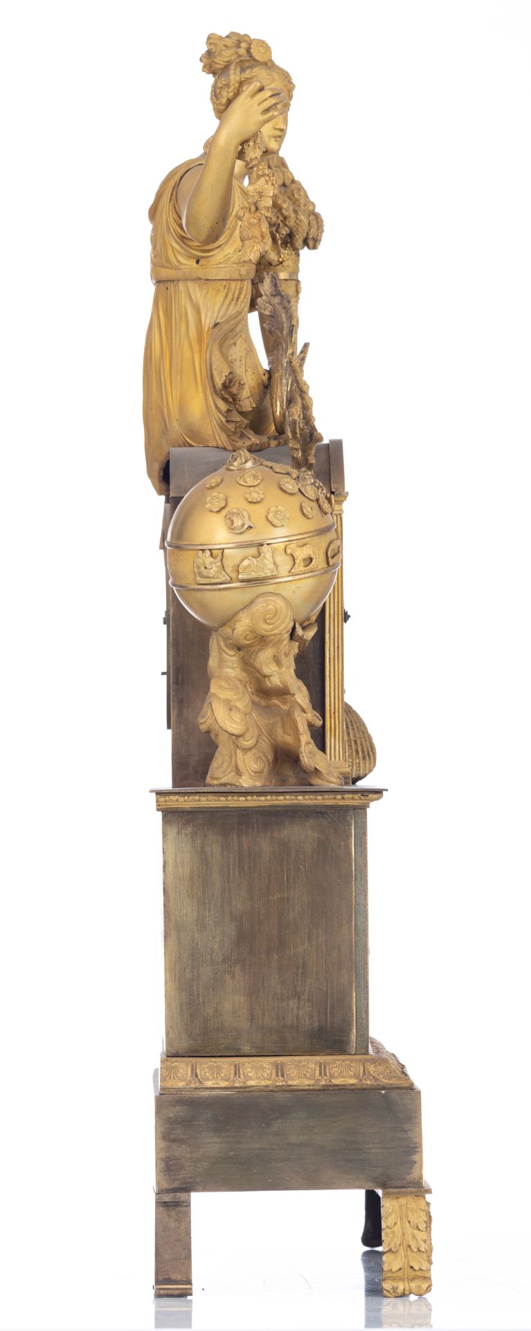 A large and fine ormolu bronze mantle clock, with on top an allegory on 'Lady Fortune', the first ha - Image 4 of 9