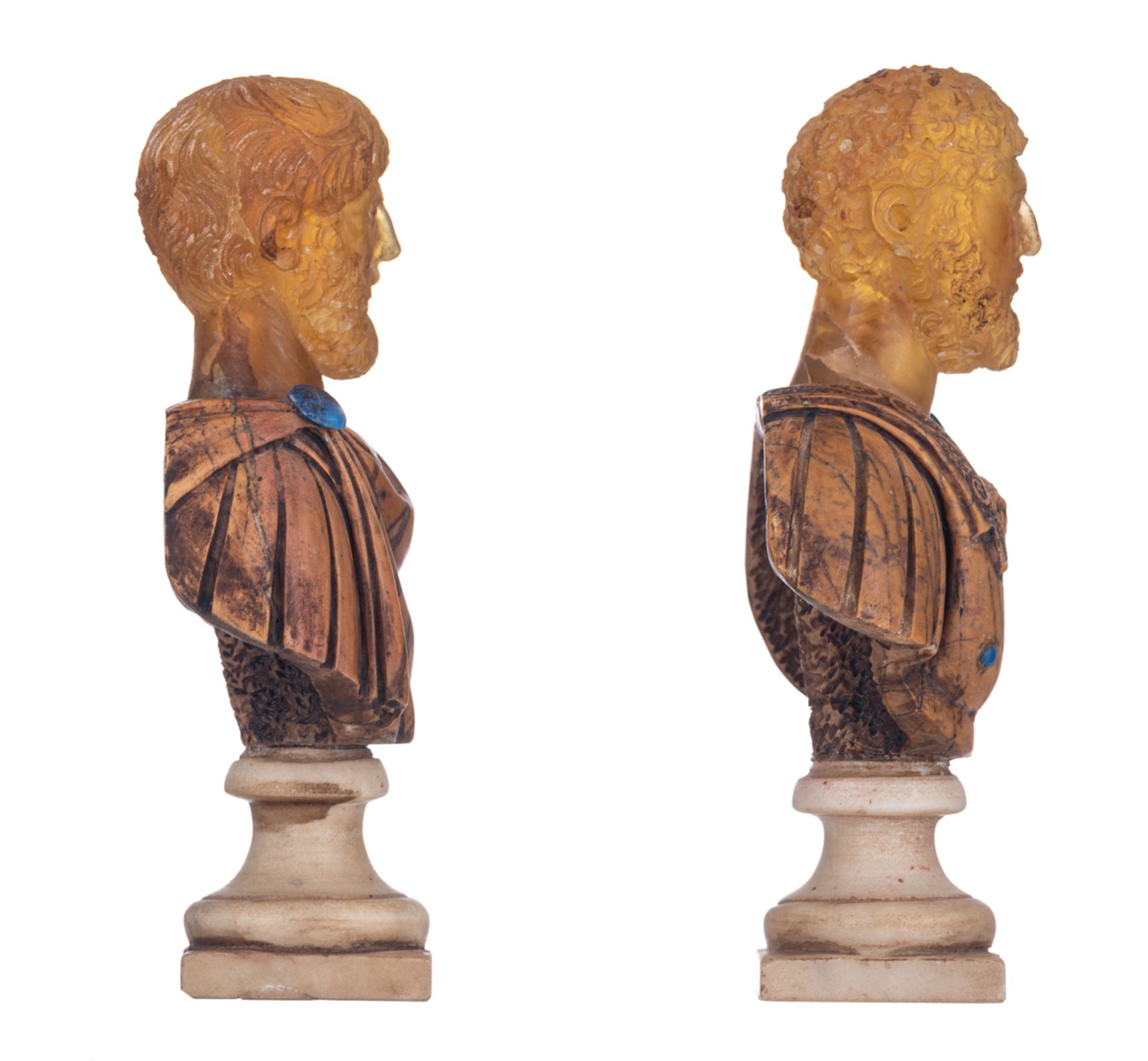 The portrait of Roman emperors after the antique, two decorative busts, amber stone on a marble base - Bild 4 aus 5