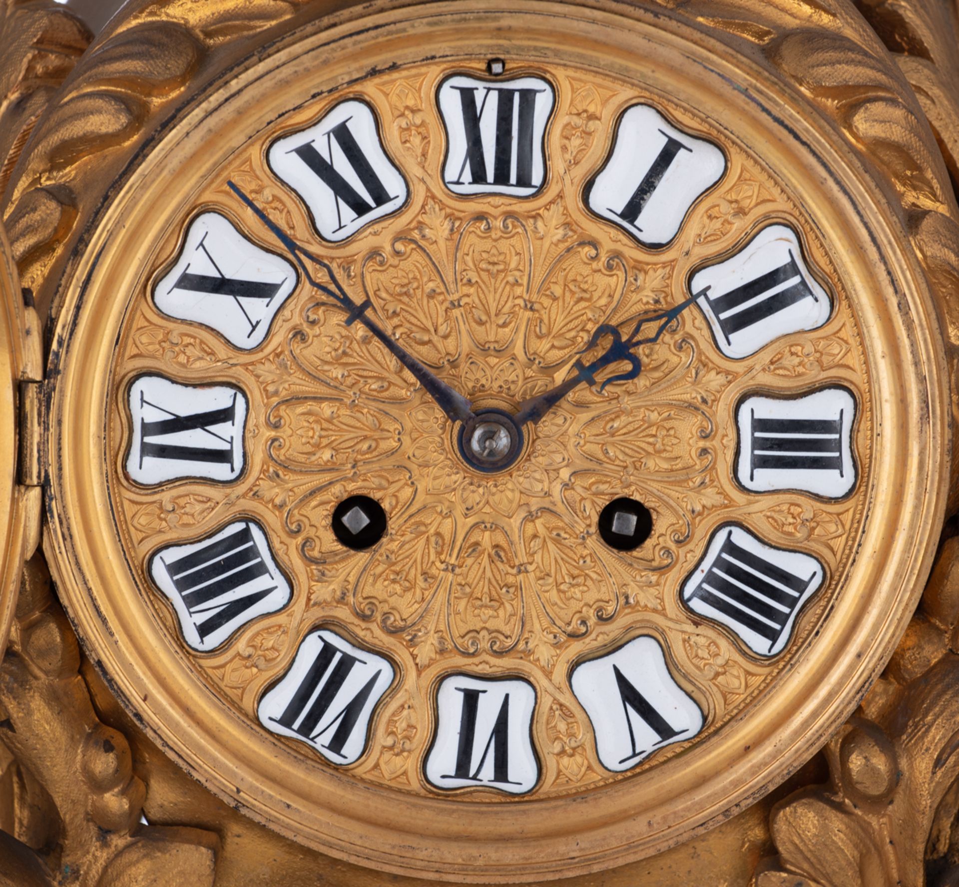 A fine gilt bronze Rococo Revival mantle clock, decorated with putti, the inside mechanism marked 'M - Image 6 of 11