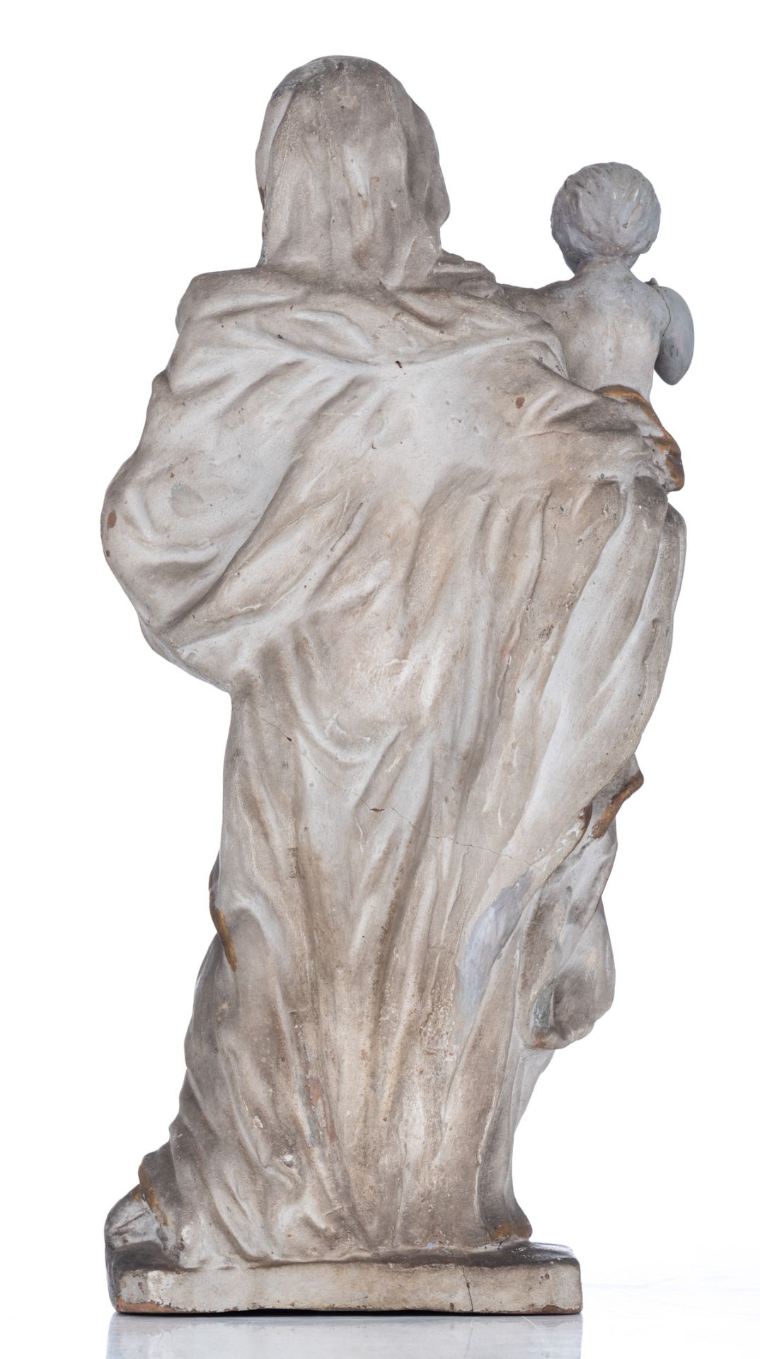 A grey patinated terracotta sculpture of the standing Holy Mother and Child, the Southern Netherland - Bild 3 aus 5