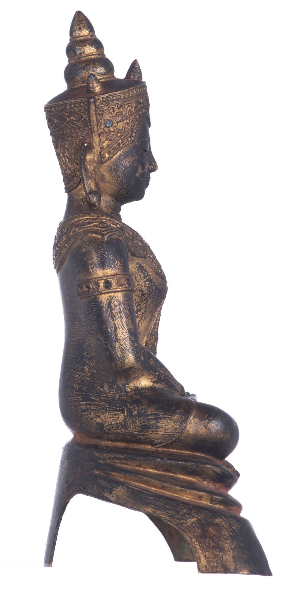 An Oriental gilt bronze seated figure of a Buddha in meditation, with semi-precious stone inlay, H 3 - Bild 3 aus 5