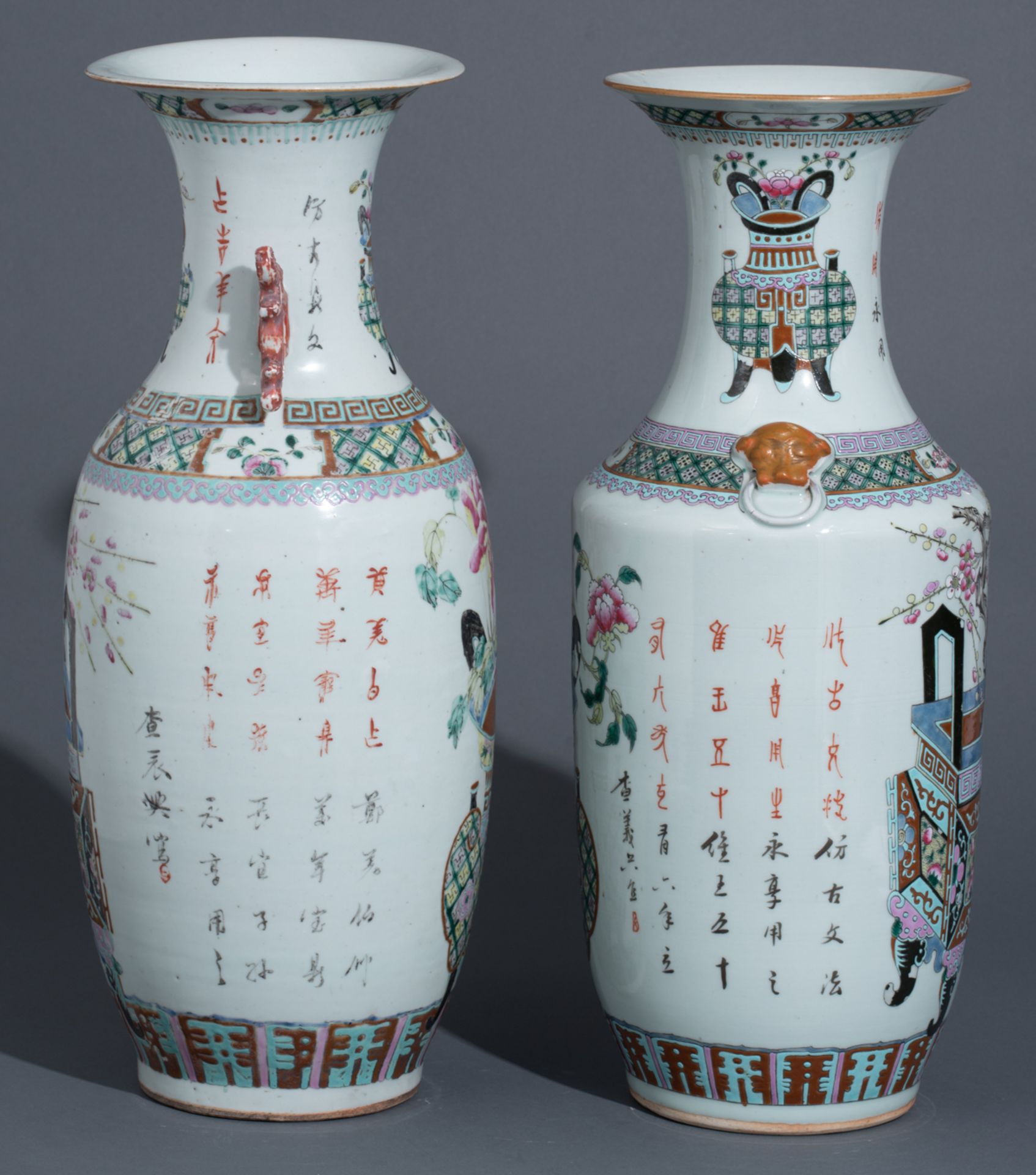 Two Chinese famille rose vases, decorated with flowers, flower baskets and calligraphic texts, H 57, - Bild 6 aus 8