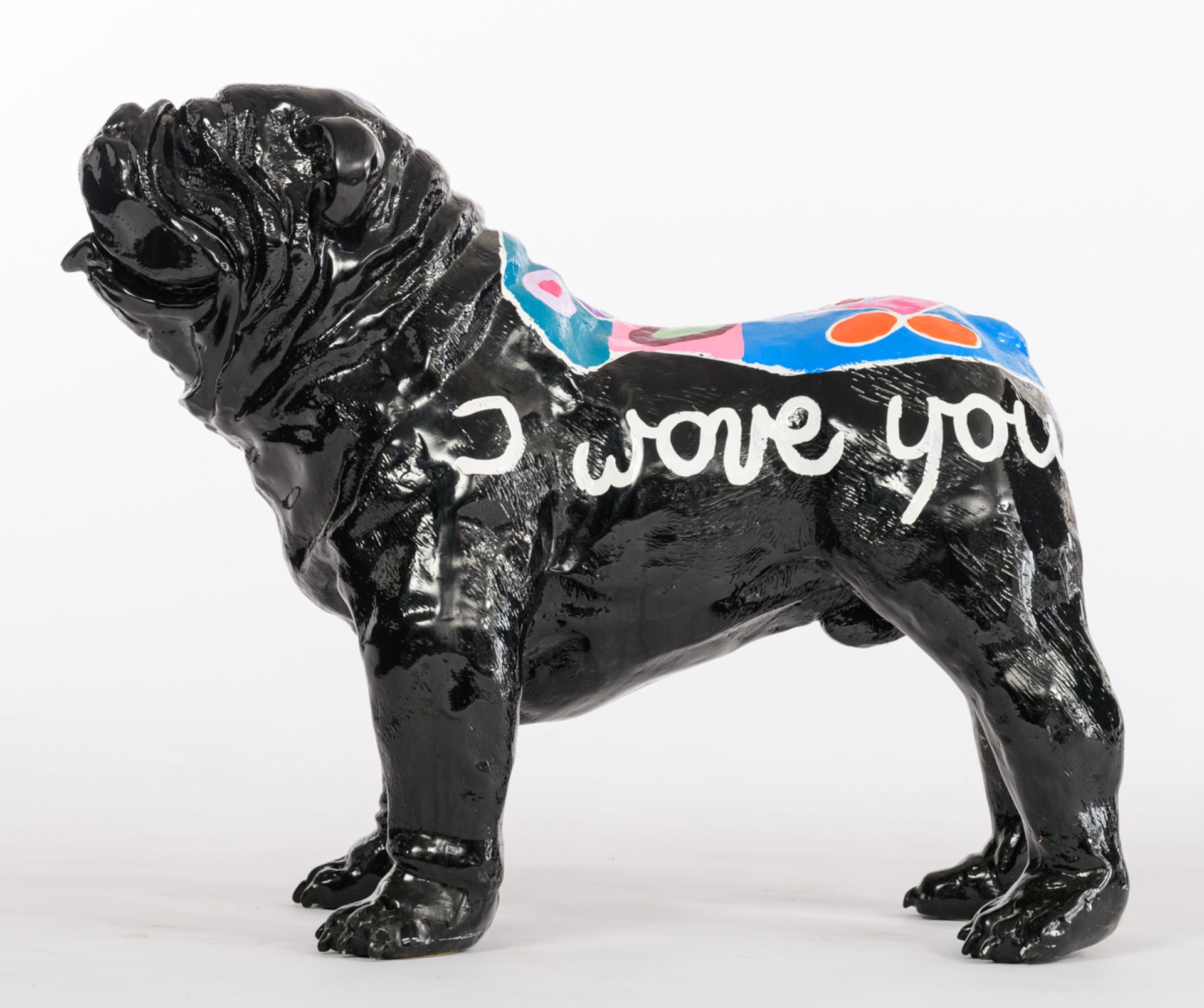 D’Haese H., 'I love you', a polychrome painted black polyester sculpture of a bulldog, H 70 - W 90 c - Bild 2 aus 7