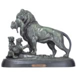 Delabrierre E., 'Lion Premier Gibier', green patinated bronze, H 48 - W 60 cm