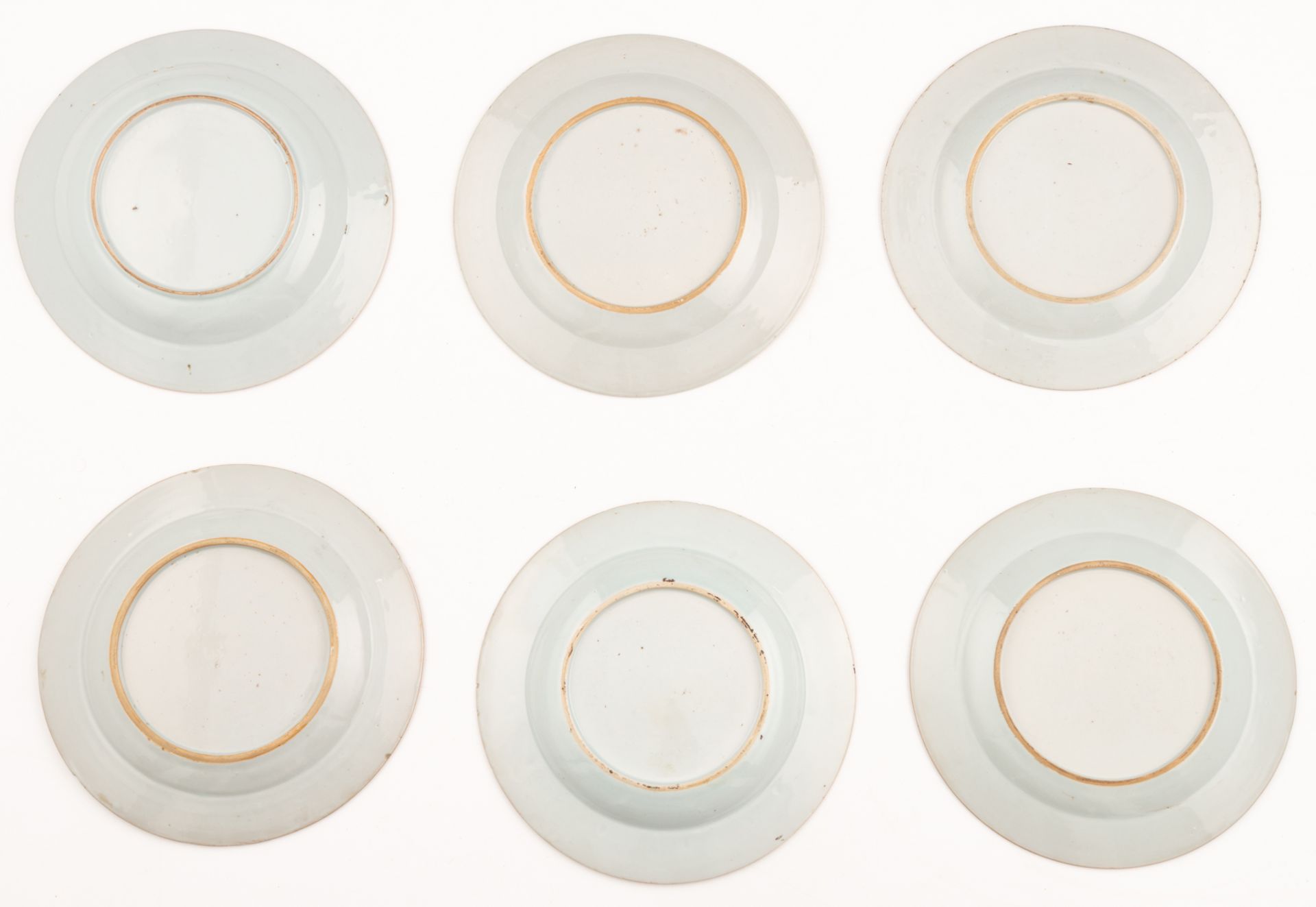 Eleven Chinese export porcelain dishes, floral decorated in Imari, famille rose, and underglaze blue - Image 3 of 11