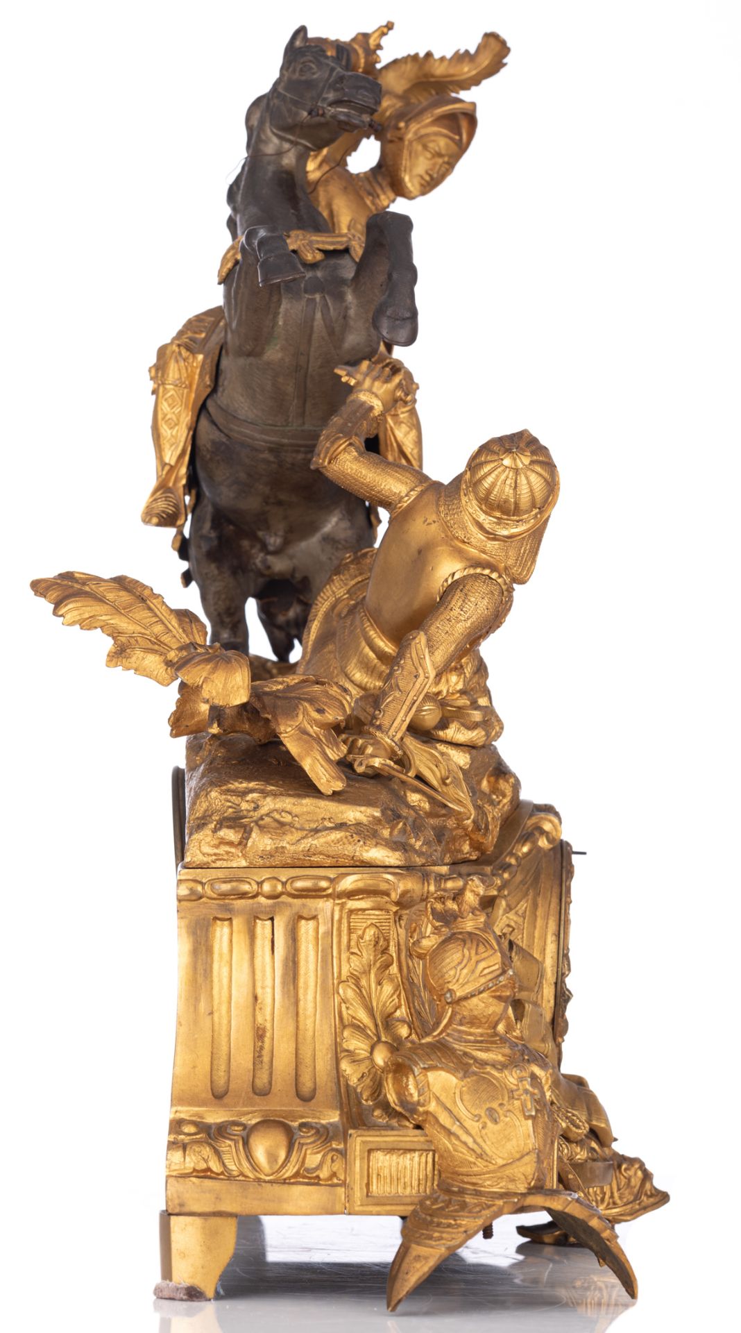 A gilt and patinated bronze mantle clock 'à sujèt', on top a crusader fighting a Moorish soldier, de - Image 4 of 10