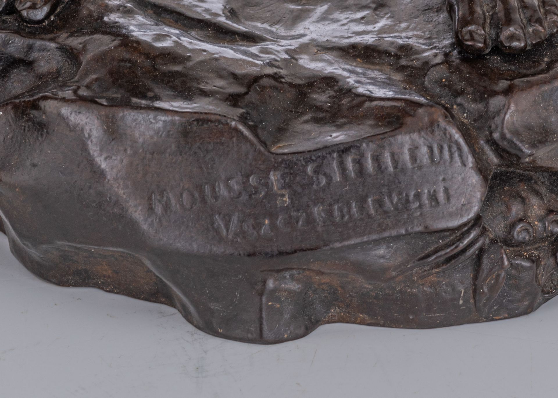 Szczeblewski V., 'Mousse Siffleur', patinated bronze, H 54 cm; added: Laurent, a young beauty sewing - Bild 6 aus 7