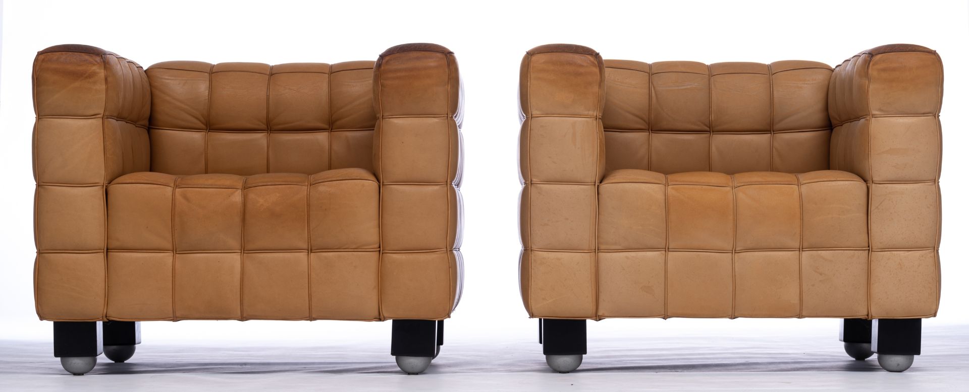 A pair of leather upholstered Kubus Armchairs, design by Josef Hoffmann for Wittmann Austria, the '8 - Bild 2 aus 9
